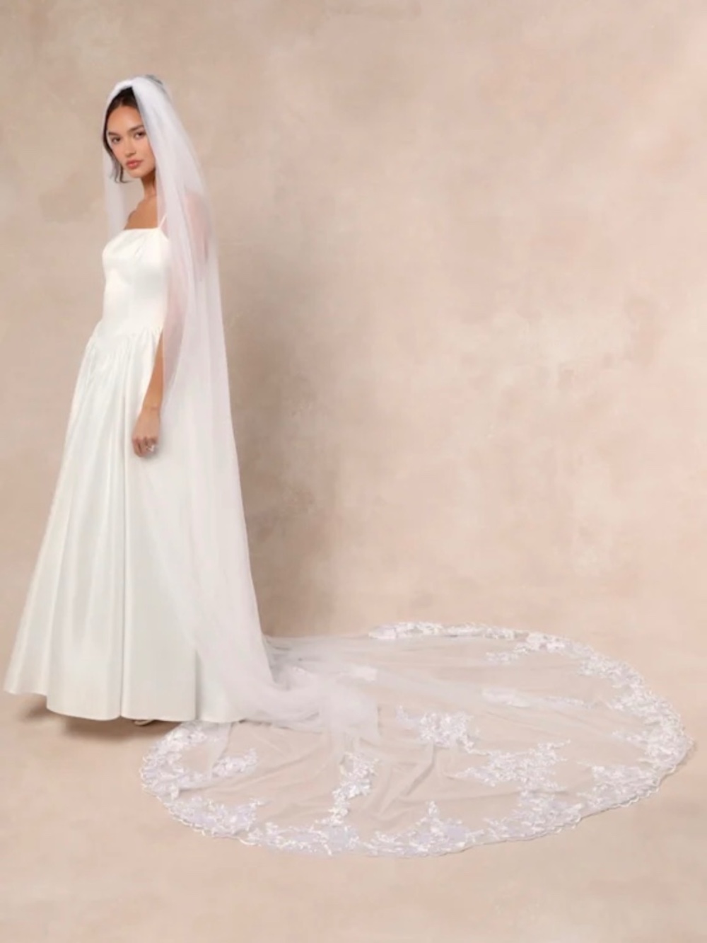 Nima White Mesh Embroidered Long Veil